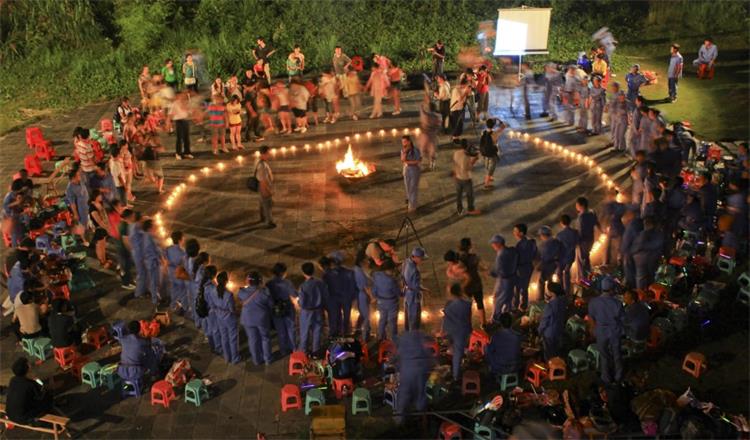 苏州牛仔度假村篝火晚会