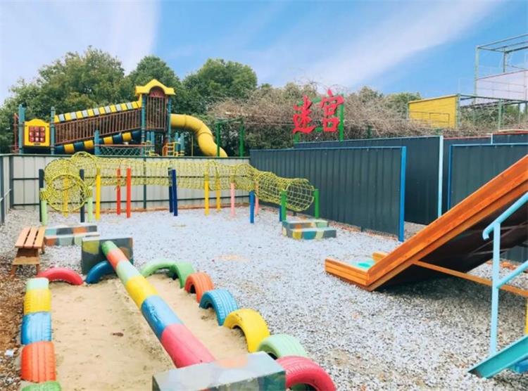 西山牛仔度假村迷宫