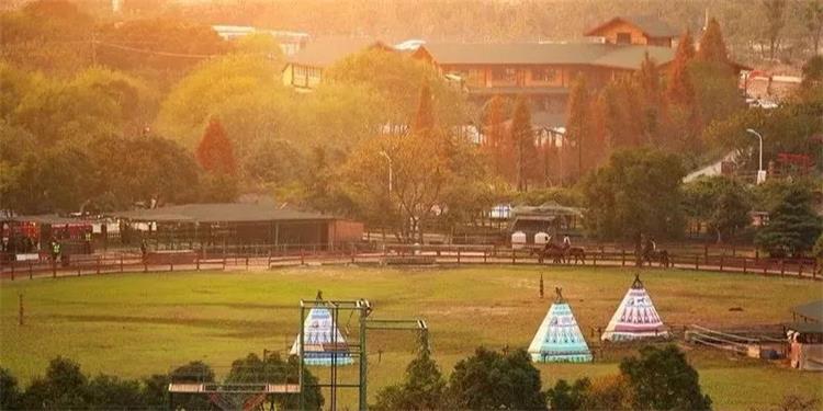 冬日牛仔度假村