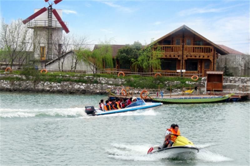 牛仔度假村快艇